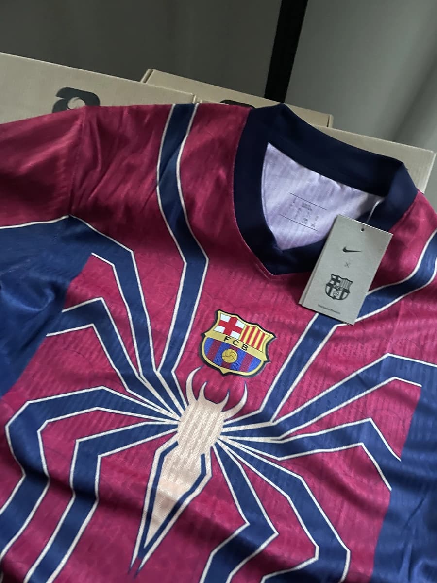 Barsa x Spider-Man Kit